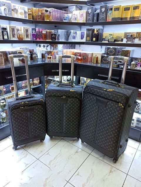 Çamadan "Louis Vuitton" — Bakı