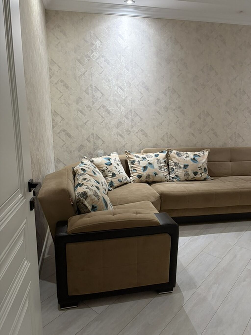 Divan, İşlənmiş, Bazalı — Divanlər, Masazır (3)
