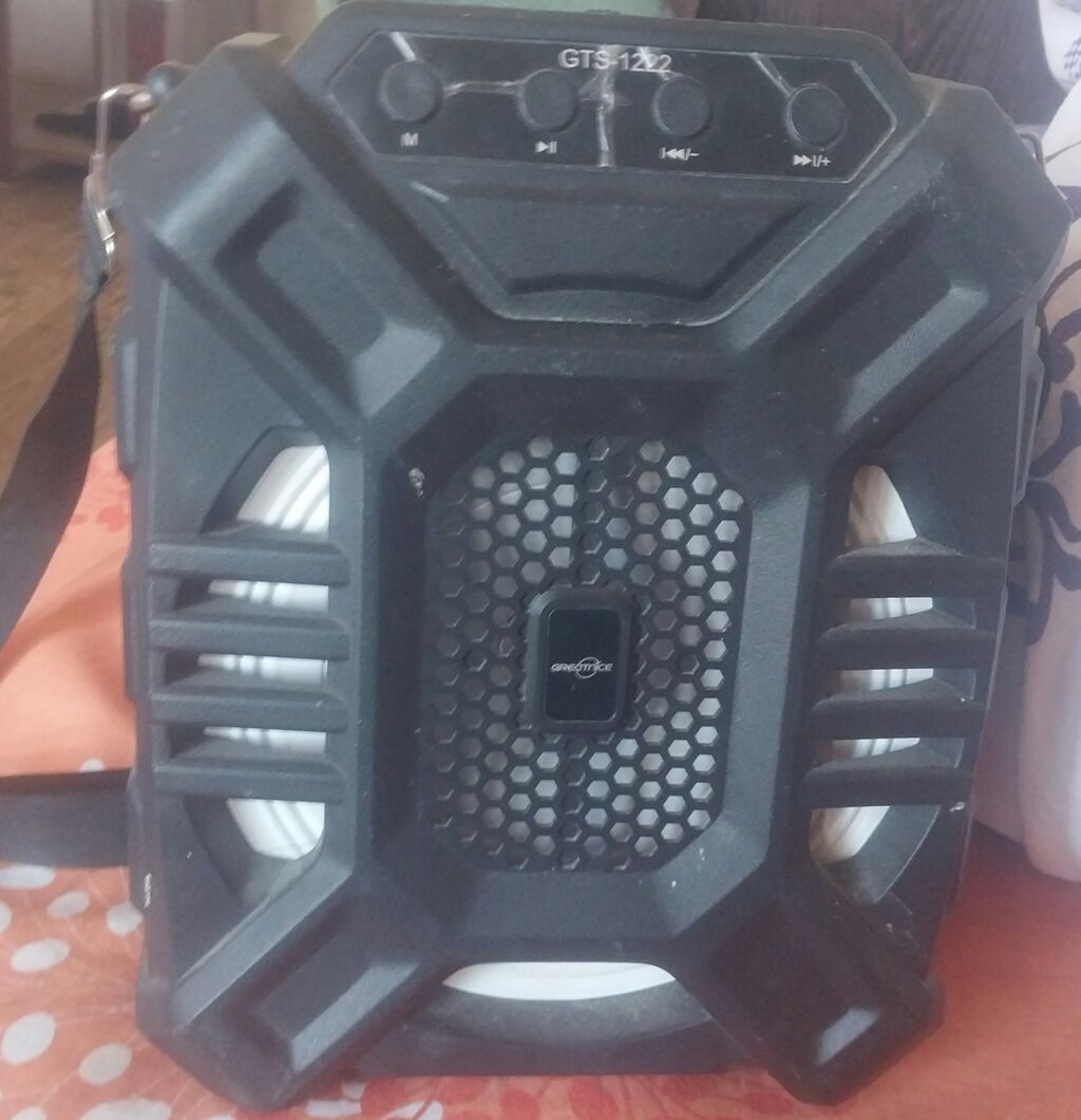 50 manata almışam, 25 manata satılır. Portativ Bluetooth akustik — Dinamiklər və akustik sistemlər, Digah (2)