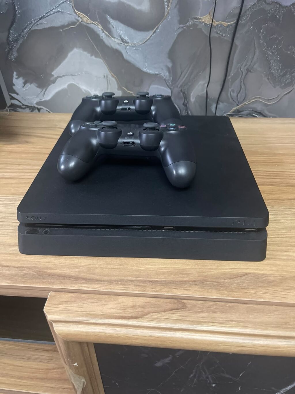 Ps4 Slim 1Tb 2 orjinal pult(zəmanətdə a class yazılıb amma googleden — Oyun konsolları, Mehdiabad (2)