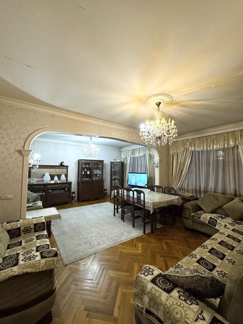 Satılır 5 otaqlı köhnə tikili 110 m² — Bakı