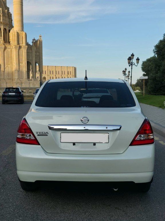 Nissan Tiida, 1.5 L, 2011 il, 177 000 km — Avtomobillər, Bakı (2)