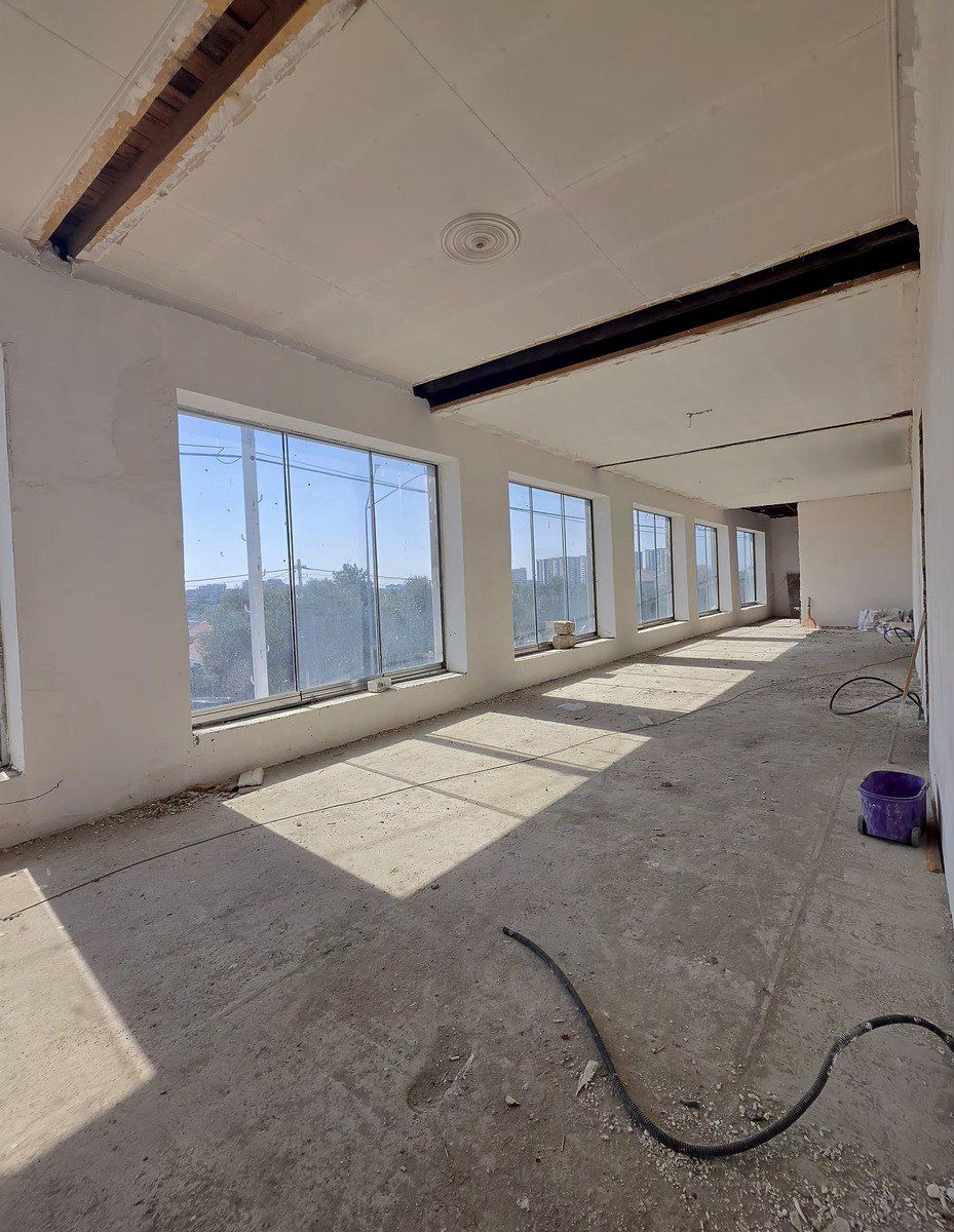 Satılır obyekt 2000 m² — Əmlak, Bakı