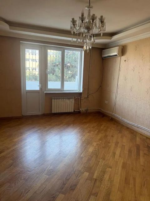 Satılır 3 otaqlı köhnə tikili 92 m² — Bakı