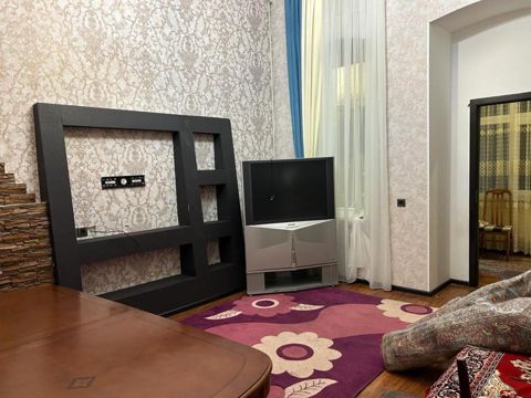 Satılır 3 otaqlı köhnə tikili 80 m² — Bakı