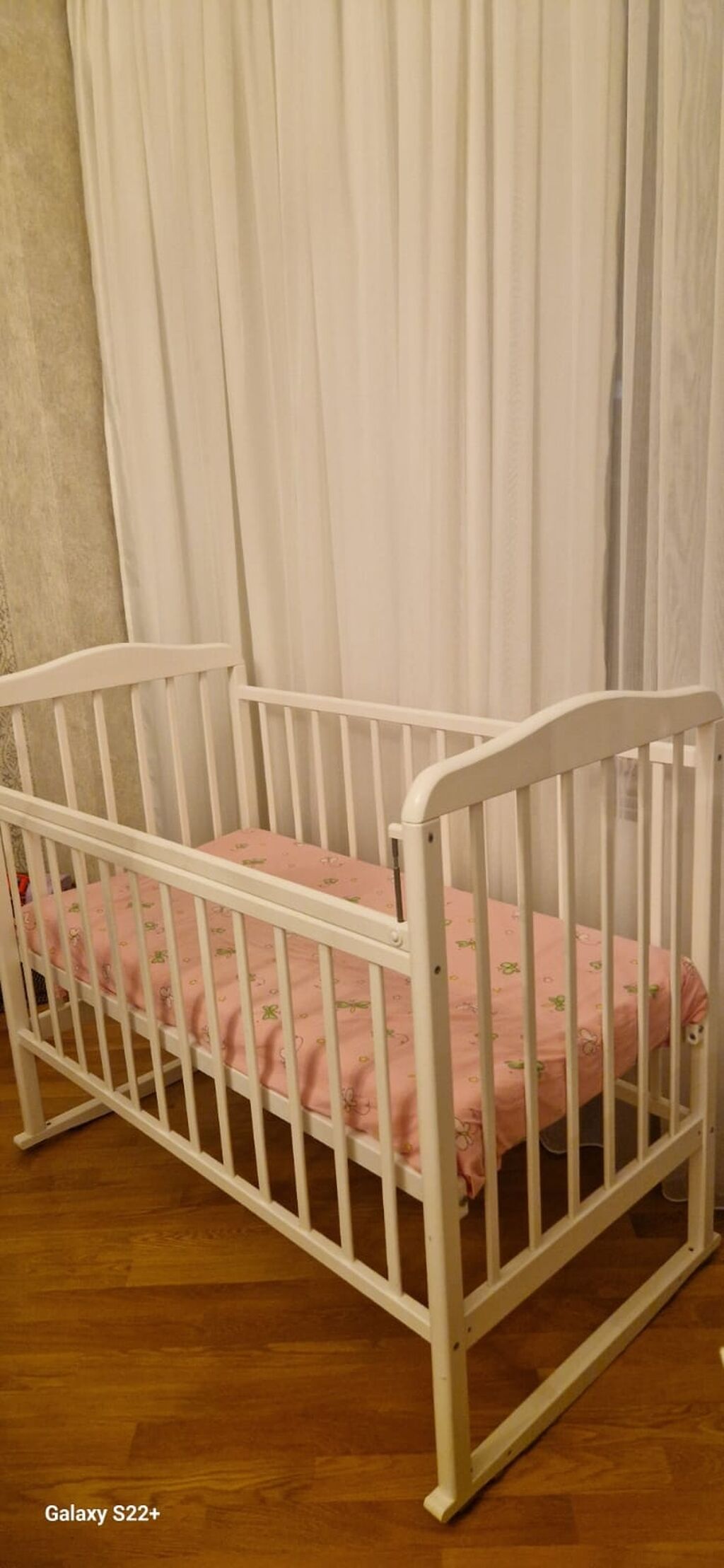 Qız üçün, İşlənmiş, Dördbucaq, Beşik, Dəstsiz, Matras ilə, Yellənmə mexanizmi ilə — Bəşikləri, Bakı (2)