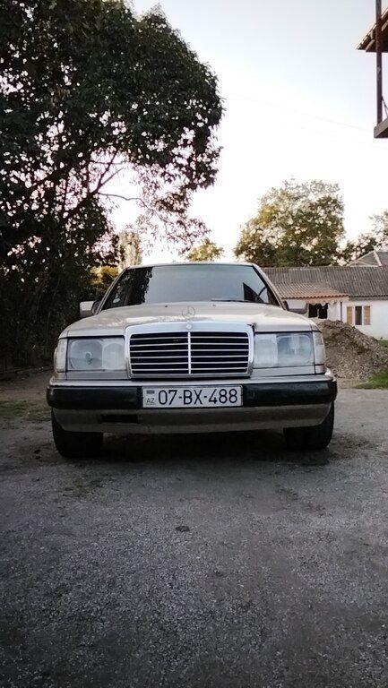 Mercedes 230 E, 2.3 L, 1992 il, 368 122 km — Astara