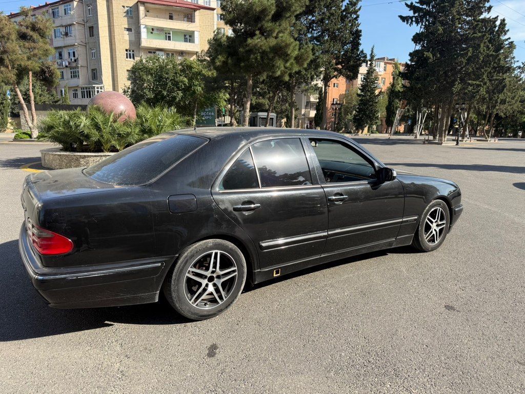 Mercedes E 240, 2.6 L, 2001 il, 409 000 km 90-XD-948 — Avtomobillər, Bakı (4)