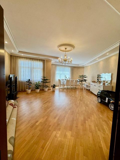 Satılır 4 otaqlı yeni tikili 190 m² — Bakı
