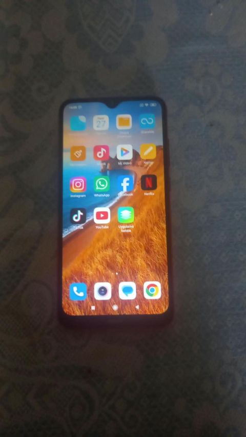 Redmi 8A, 32 GB, rəng - Qırmızı, Zəmanət — Bakı