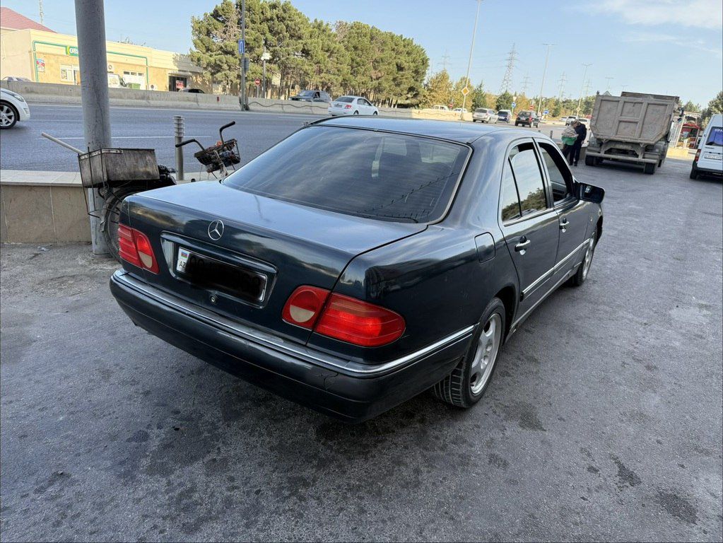 Mercedes E 230, 2.3 L, 1997 il, 418 000 km — Avtomobillər, Bakı (5)