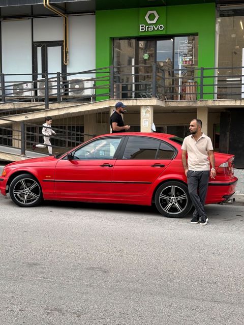 Barter mümkündür BMW 3 Series E46, sedan, qırmızı rəng. - Kuzov: 4 — Xırdalan
