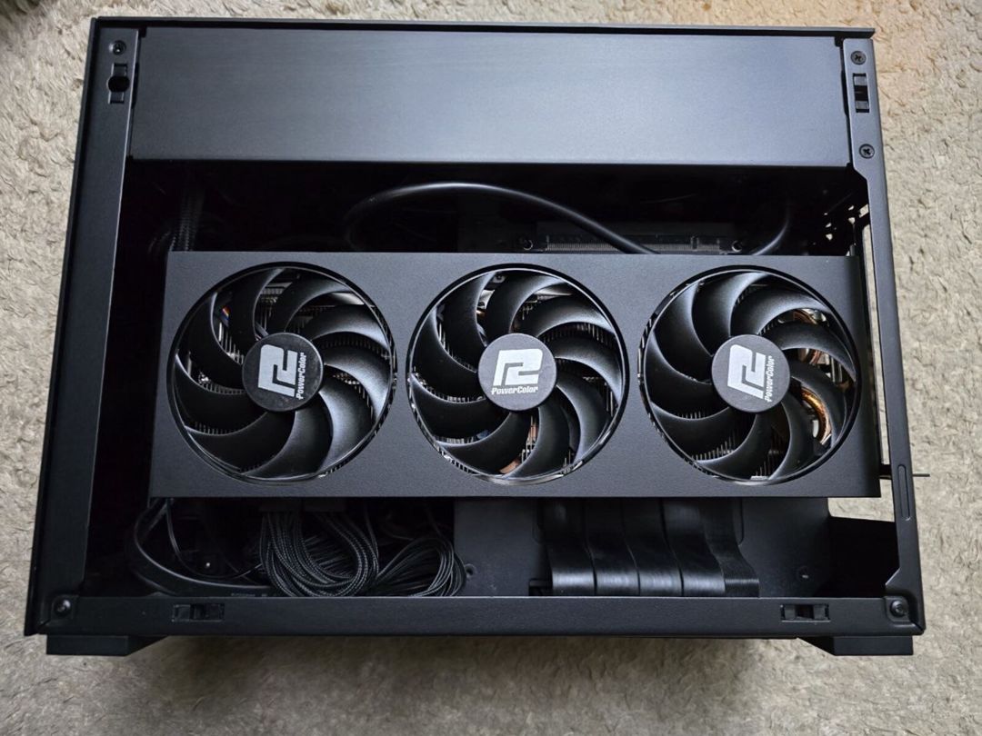 Premium SFF PC 7800X3D RX 7900 GRE Lian Li A4-H2O — Masaüstü kompüterlər, Bakı (3)