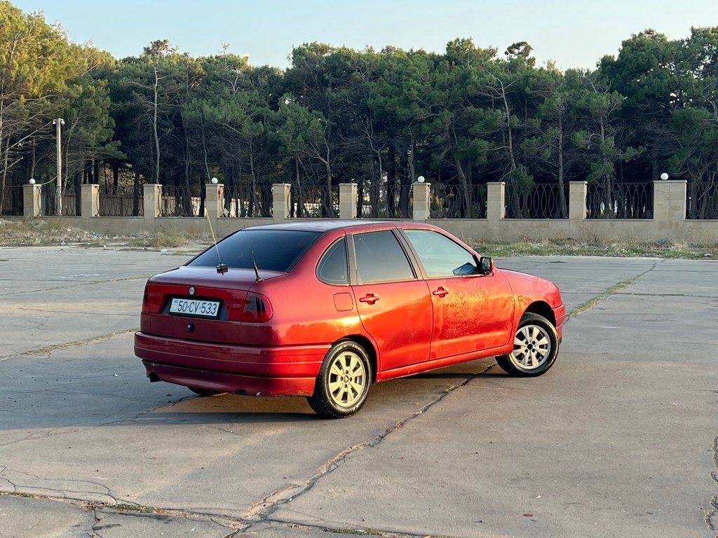 Volkswagen Polo, 1.6 L, 1995 il, 330 000 km 50-CV-533 — Avtomobillər, Sumqayıt (9)