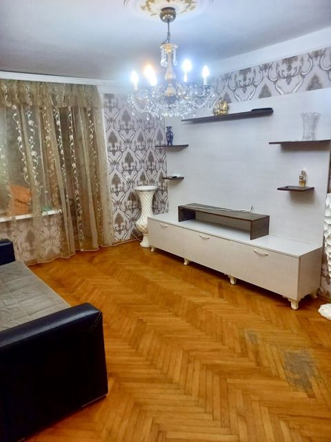 İcarəyə verilir 3 otaqlı köhnə tikili 75 m² — Bakı