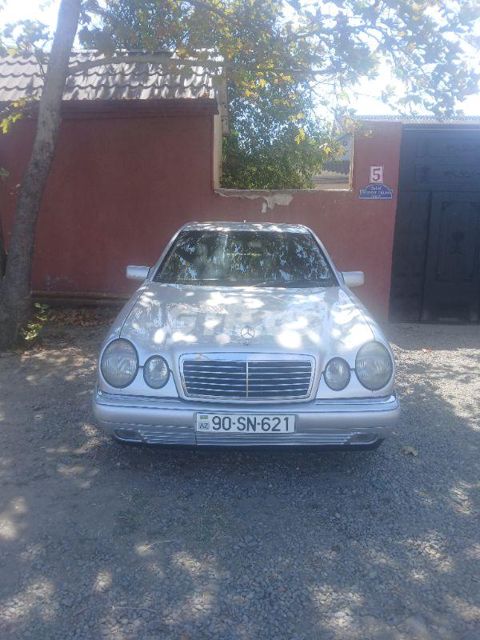 Mercedes E 240 2.4 L, 1999, 270 000 km — Beyləqan