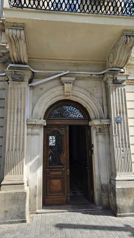 Satılır 5 otaqlı köhnə tikili 117 m² — Mənzil, Bakı (2)