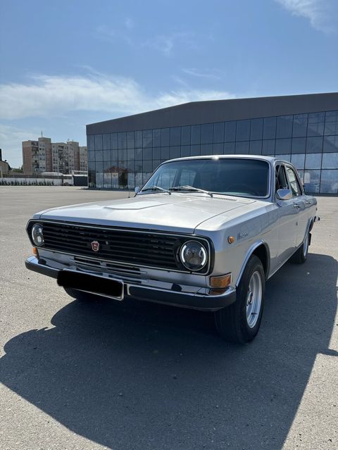QAZ 24 Volga: 2.5 l 1982 il 99000 km Sedan — Digah