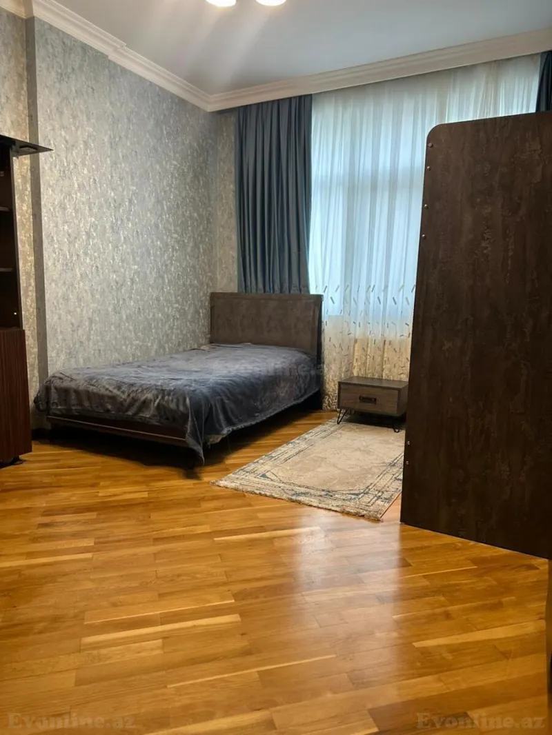 Satılır 4 otaqlı Mənzil Yeni tikili 190 m² Bakı, Yasamal r., İnşaatçılar m — Mənzil, Bakı (6)