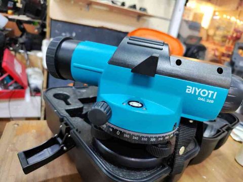 Lazer səviyyəölçən — Bakı