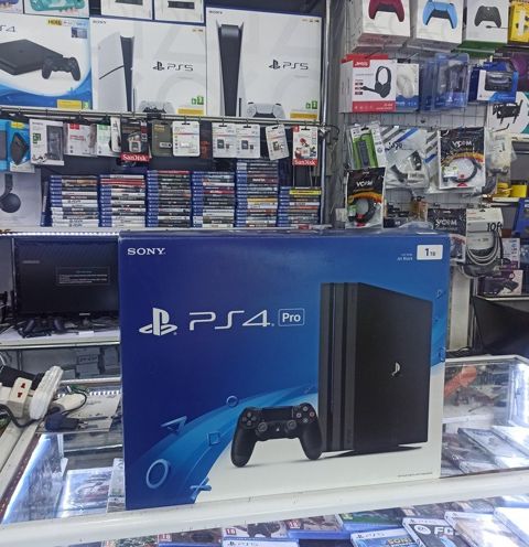 Sony PlayStation 4 Pro 1TB — Bakı