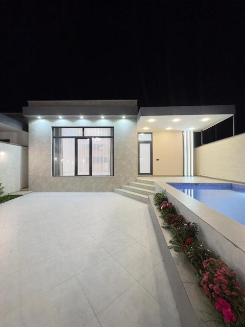 Satılır 4 otaqlı həyət evi/bağ evi 130 m² — Bakı