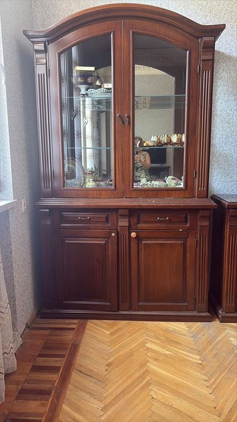 Klassik üslubda vitrinsiz bufet-vitrin - Material: təbii ağacdan — Bakı