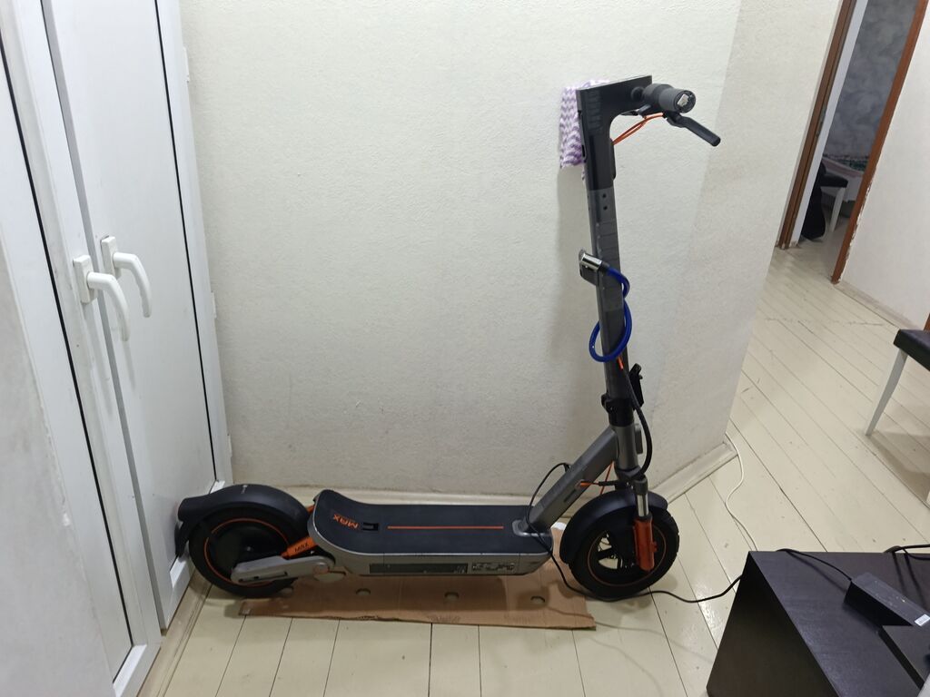 İşlənmiş Elektrik samokat 10", 1000 Vt, 16 - 25 km/s, Pulsuz çatdırılma — Skuterlər, Bakı (3)
