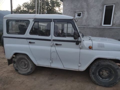 UAZ 469: 2.4 l 1998 il 140000 km Ofrouder/SUV — Lerik