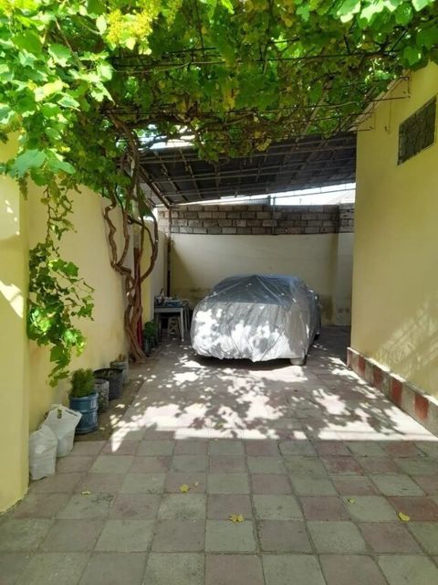 Həyət evi, Xətai r — Bakı
