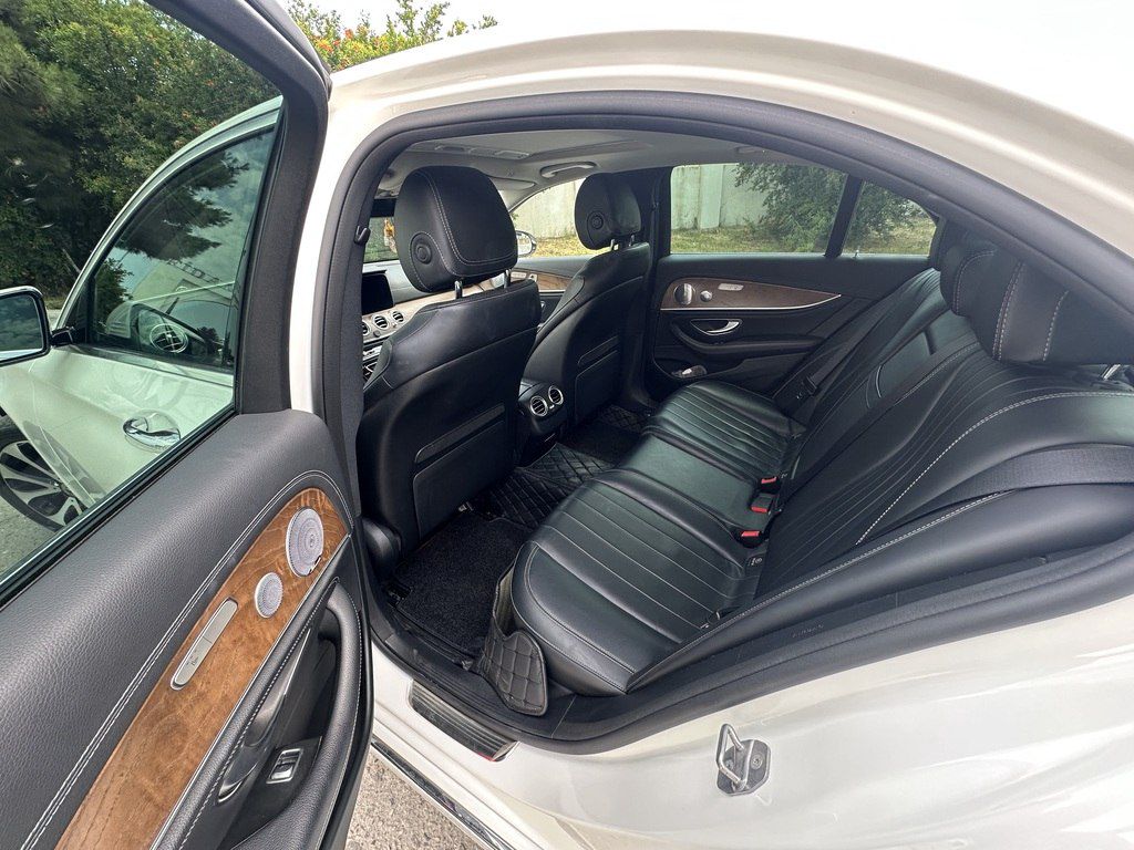 Mercedes E 300, 2.0 L, 2018 il, 170 000 km — Avtomobillər, Bakı (10)