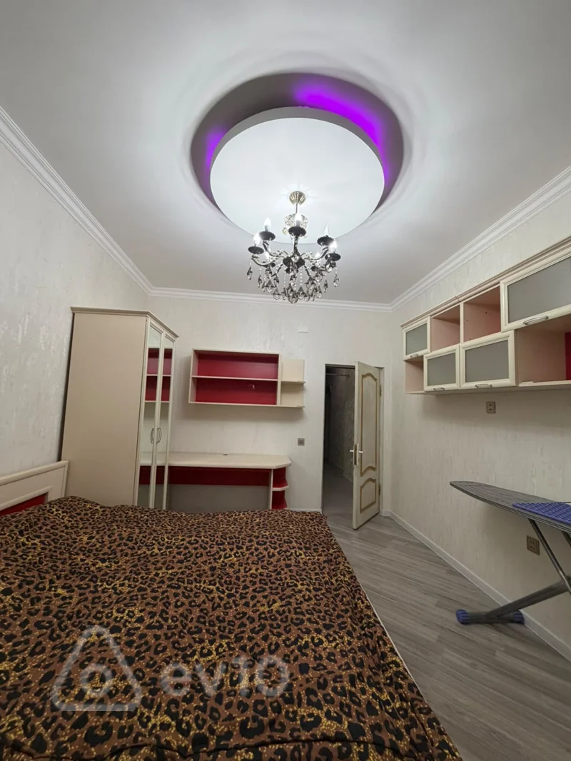 3 otaqlı mənzil, 143 m², 8 noyabr — kirayə — Mənzil, Bakı (4)
