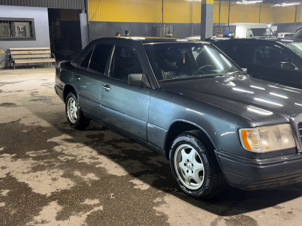 Mercedes-Benz E 230: 2.3 l 1990 il Sedan 10-XF-450 — Avtomobillər, Bakı (5)