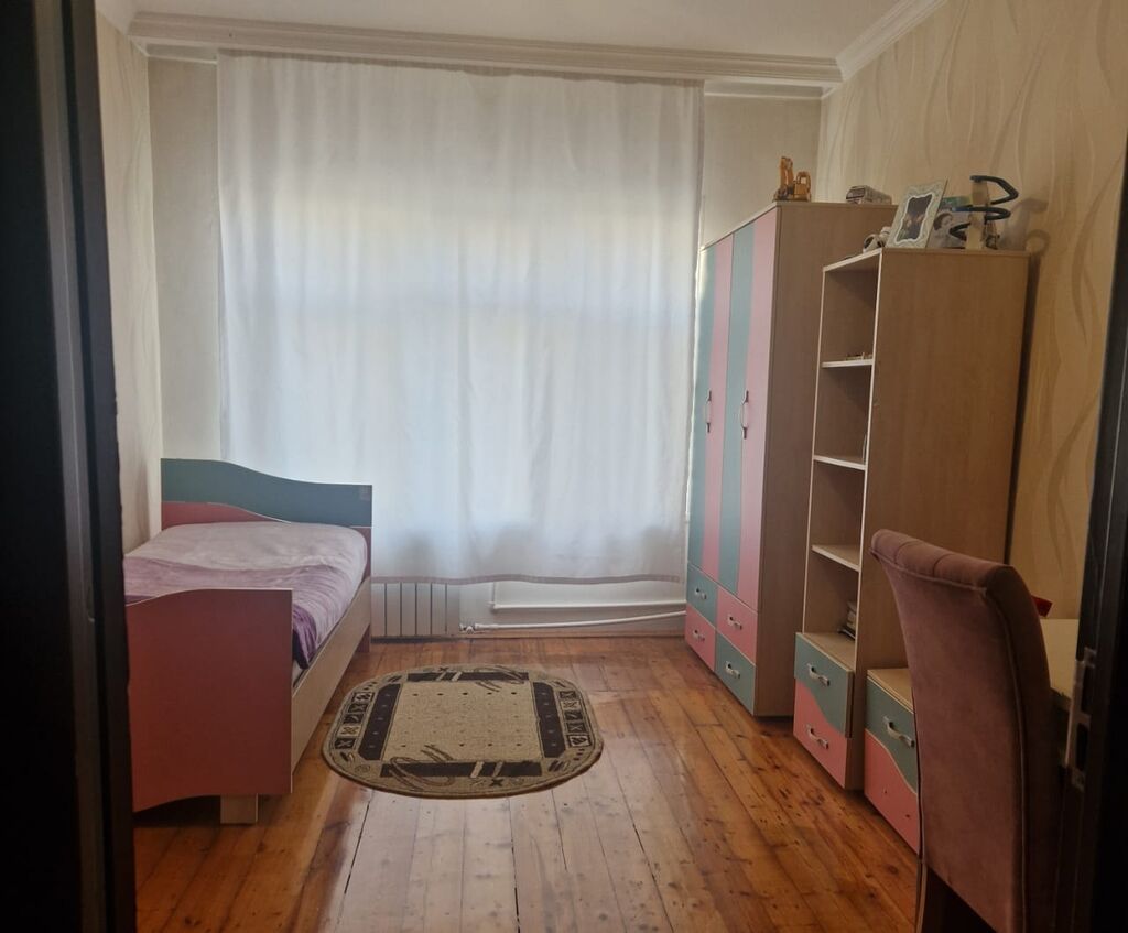 Qız üçün, İşlənmiş, Təknəfərlik çarpayı, Yazı masası, Dolab, Tumba — Uşaq mebeli dəstləri, Bakı