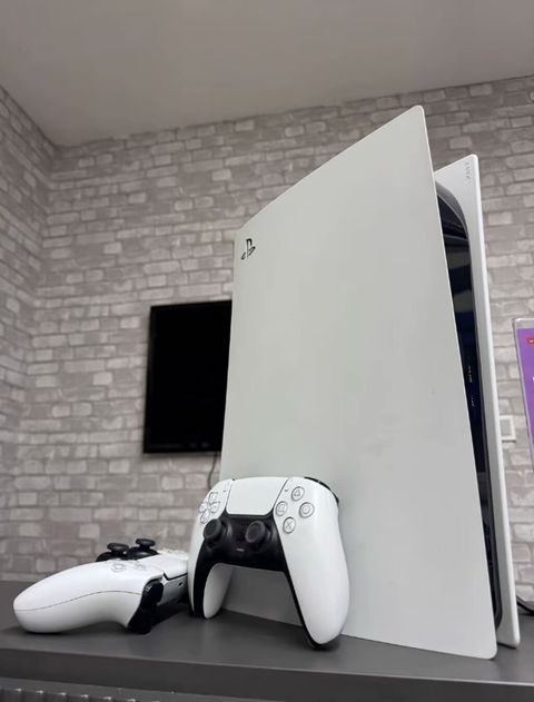 PlayStation 5 (PS5) – diskli versiya - Güclü 8 nüvəli AMD Zen 2 — Bakı