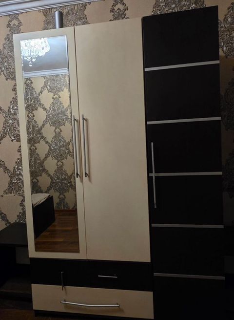 Yataq otağı üçün mebel dəsti - 3 qapılı qarderob: 2 açılan əsas bölmə — Bakı