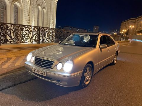 Mercedes E 220, 2.2 L, 2001 il, 563 455 km — Bakı