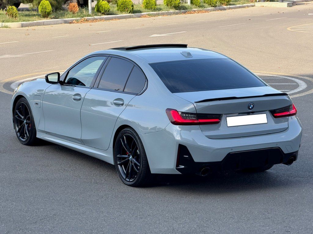 BMW 330e, 2.0 L, 12 kWh, 2023 il, 61 000 km — Avtomobillər, Gəncə (9)