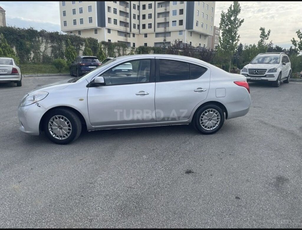 Nissan Tiida: 1.6 l Sedan — Avtomobillər, Bakı (6)