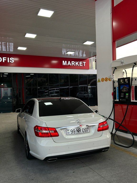 Mercedes E 350, 3.5 L, 2011 il, 130 000 km 99-NR-097 — Avtomobillər, Şəki (2)