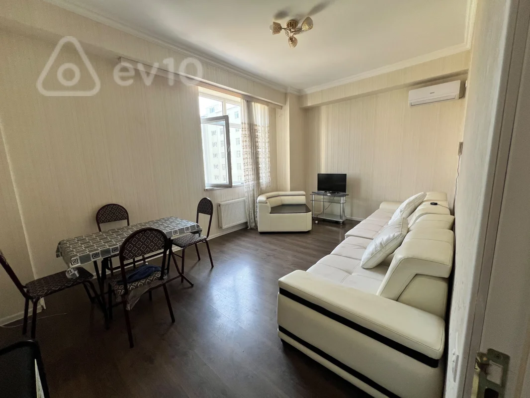 2 otaqlı mənzil, 65 m², Müstəqillik küçəsi. — kirayə — Bakı