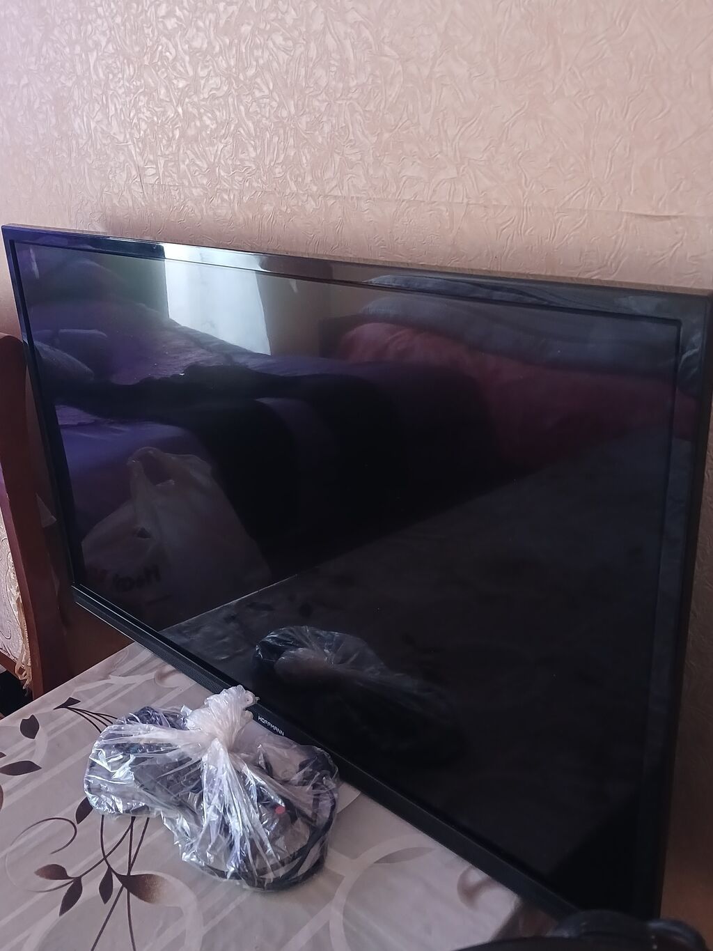 LED televizor, təxminən 32–40 düym ekran ölçüsü (nazik çərçivə) — Televizorlar, Gəncə (4)