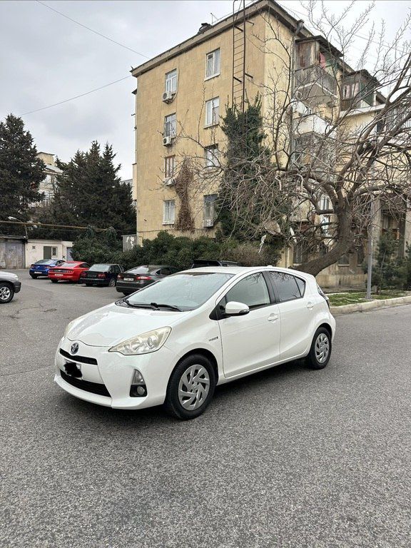 Toyota Prius C, 1.5 L, 6.5 kWh, 2016 il, 151 000 km — Avtomobillər, Bakı (3)