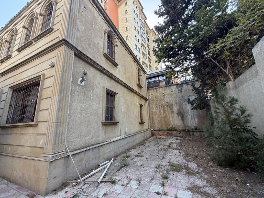 Satılır 8 otaqlı həyət evi/bağ evi 300 m² — Ev, villa, Bakı (6)
