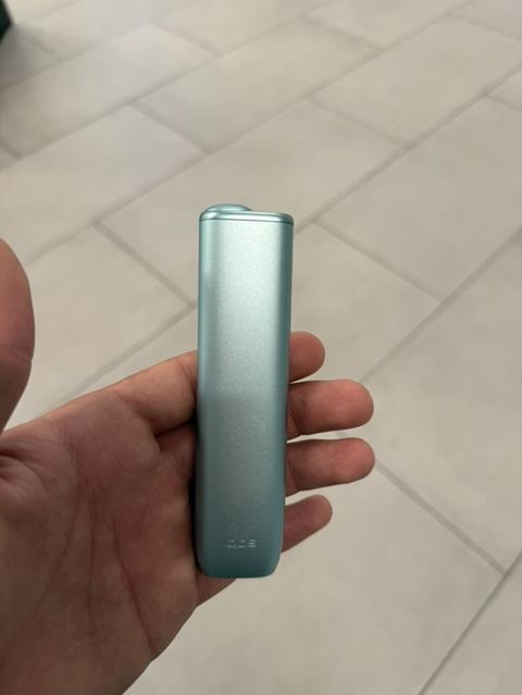 Iqos Iluma ONE 1 həftədir alınıb, satılır. Heç adapteri belə — Bakı