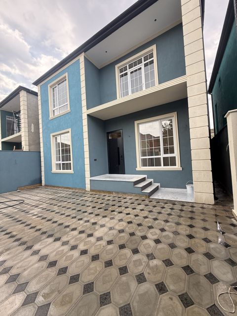 Satılır 4 otaqlı həyət evi/bağ evi 180 m² — Bakı