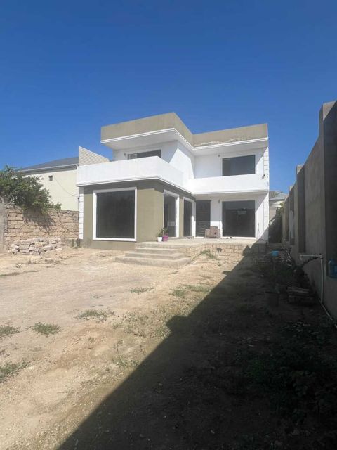 Satılır 5 otaqlı həyət evi/bağ evi 250 m² — Bakı