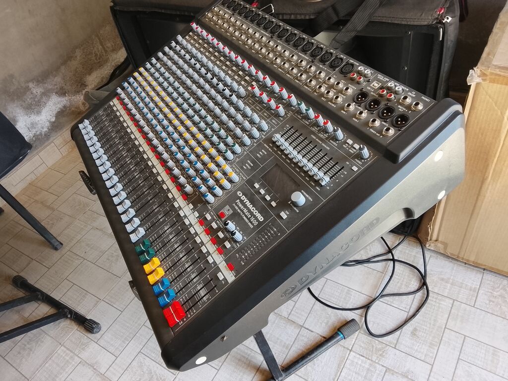 Dynacord PowerMate 1600 gücləndiricili mikser - 16 mono mikrofon/line — Studiya və konsert üçün, Yevlax (2)