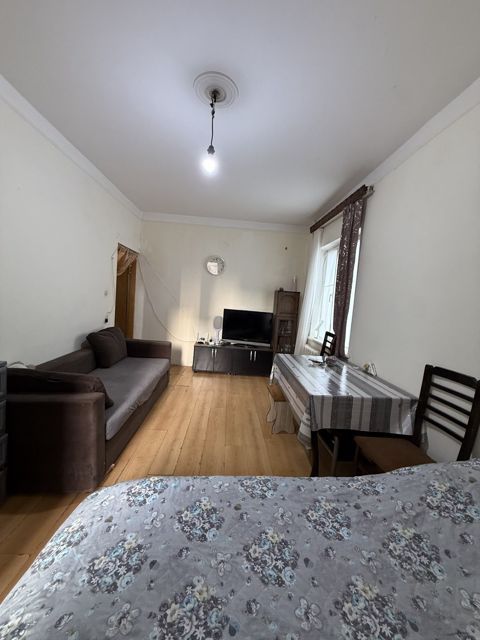 Satılır 1 otaqlı köhnə tikili 40 m² — Bakı
