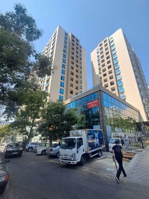 Satılır 4 otaqlı yeni tikili 150 m² — Bakı